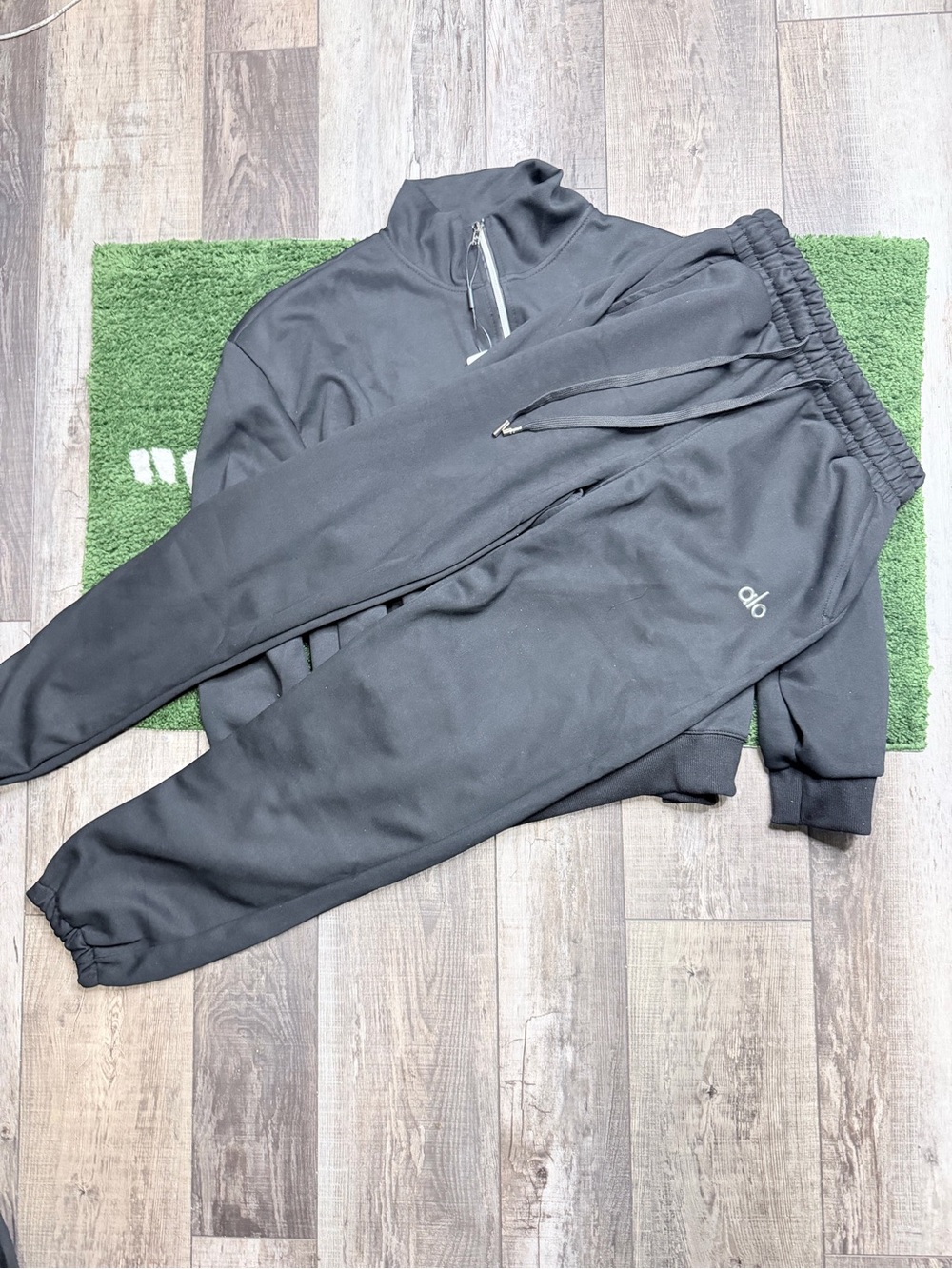 ALO Yoga Men's Black Quarter-Zip Pullover with Jogger Set